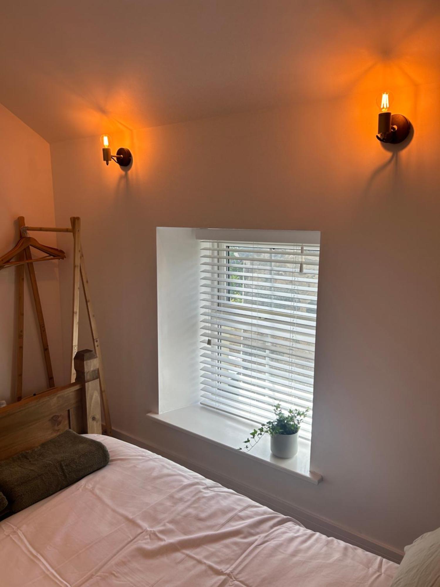 Cosy Modern Miners Cottage Llanllechid Екстериор снимка