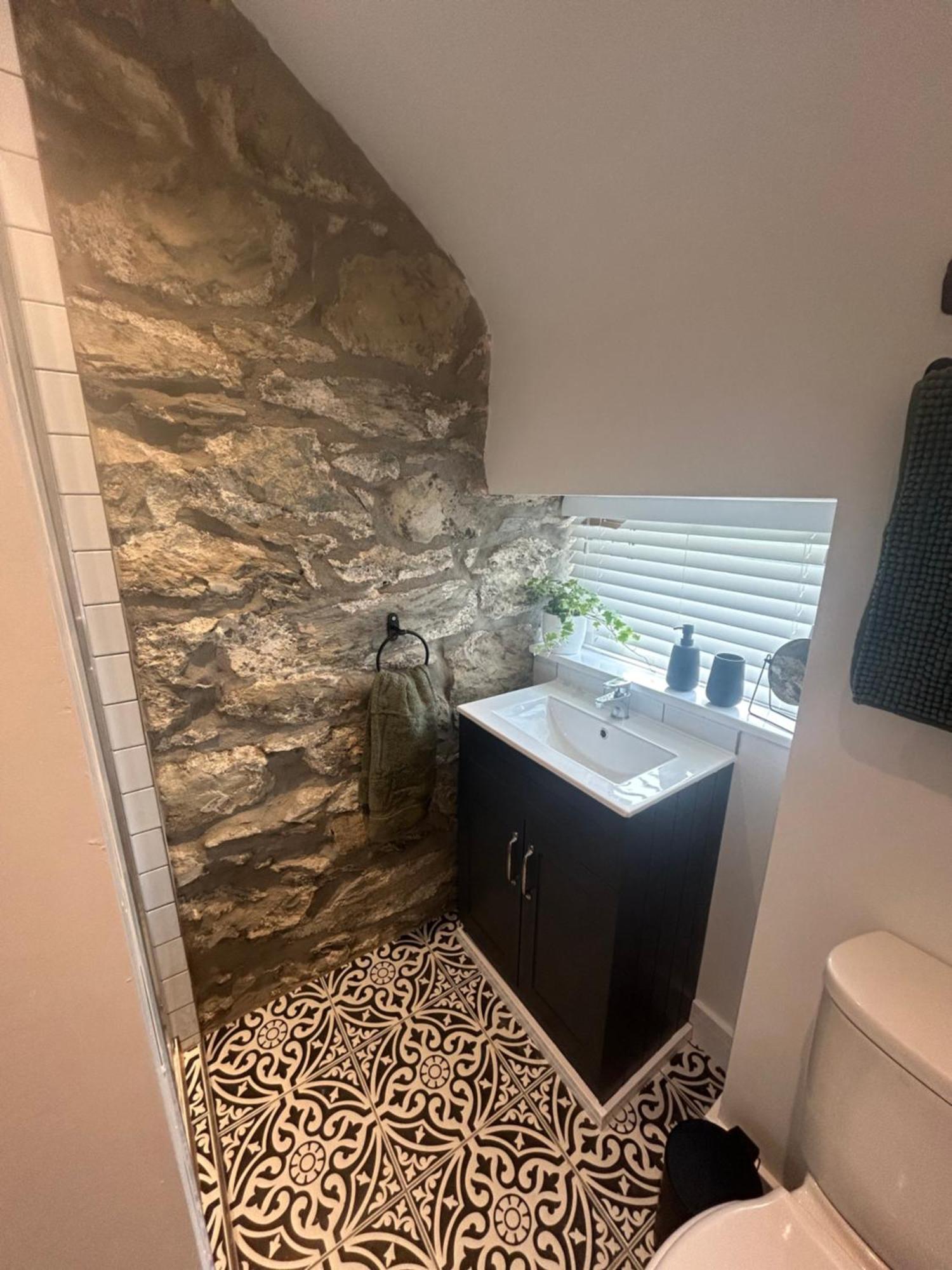 Cosy Modern Miners Cottage Llanllechid Екстериор снимка