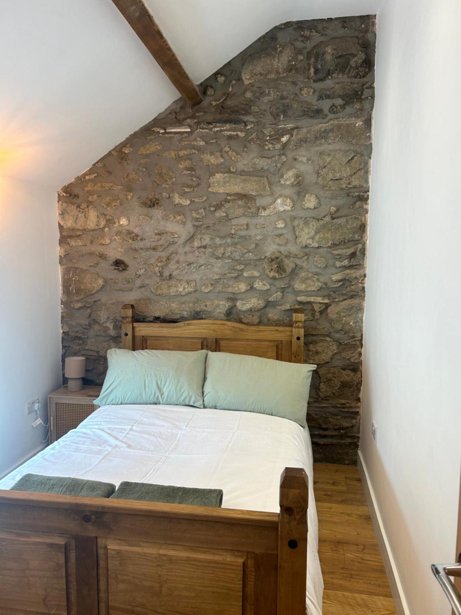 Cosy Modern Miners Cottage Llanllechid Екстериор снимка